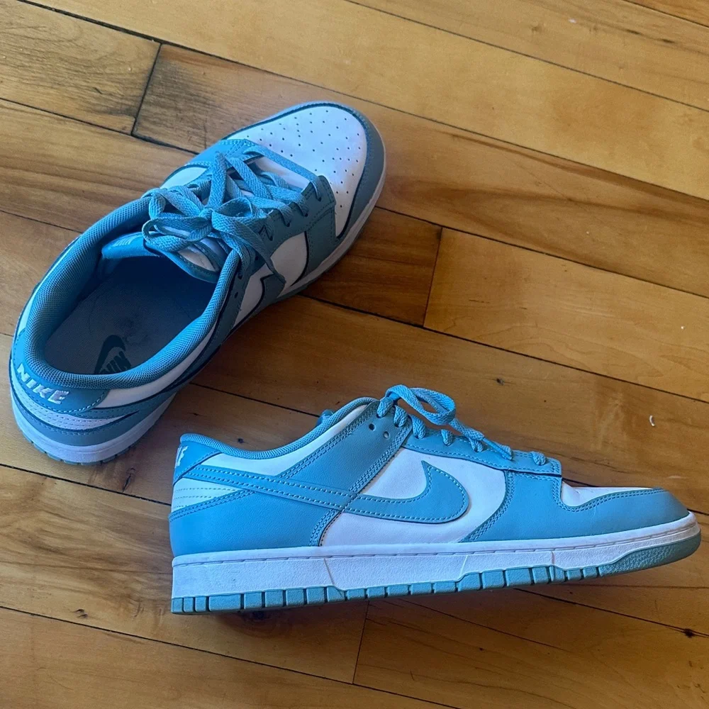 Nike Low-Top Sneakers in Turquoise Blue & White - Picture 4 of 5